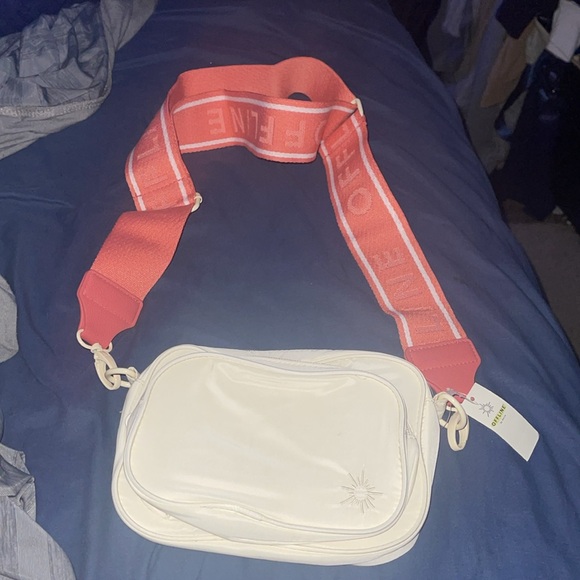 Aerie offline crossbody bag NWT - Picture 2 of 2